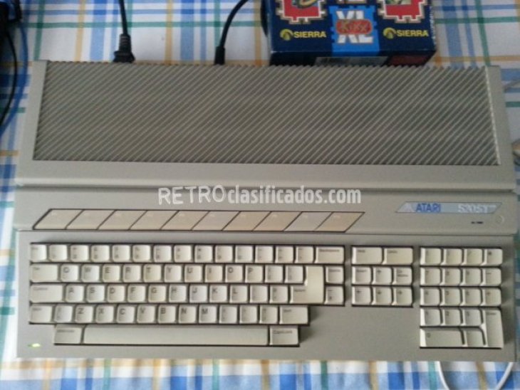 Atari 520 STFM en su caja. 1