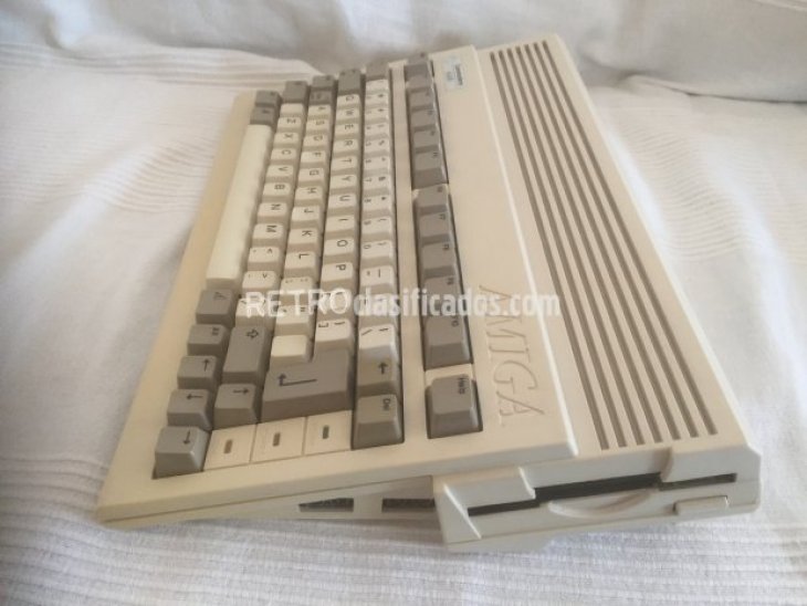 Amiga 600 2MB 4GB 2