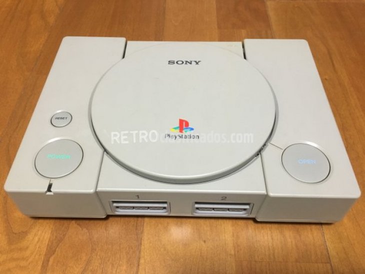 Playstation japonesa modelo SCPH-7000 1