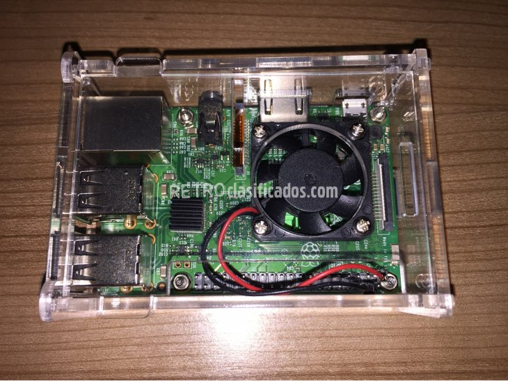 Raspberry Pi 3B en caja transparente 4