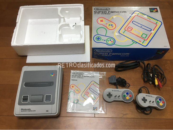 Nintendo SuperFamicom con caja 1