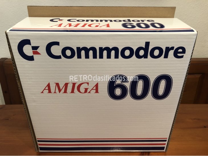 Nueva y replica caja de un Amiga 600 1