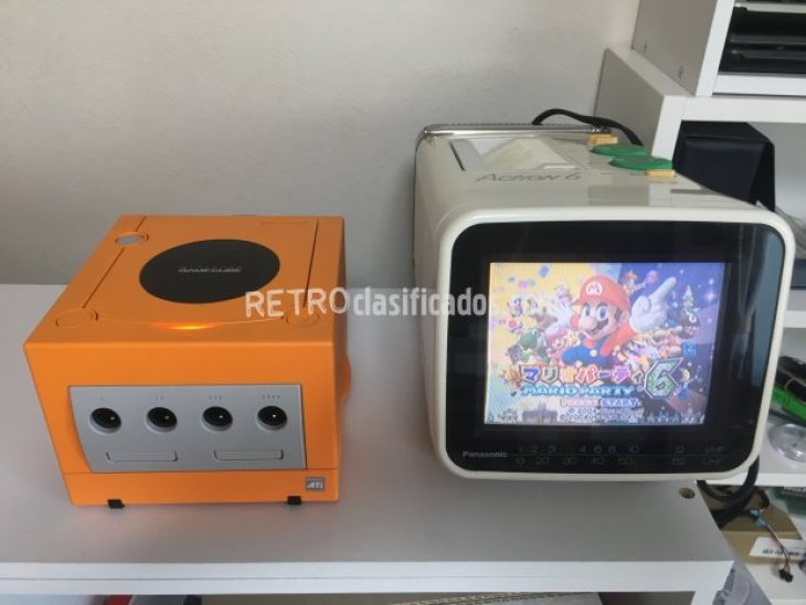 GameCube color naranja con caja original 2