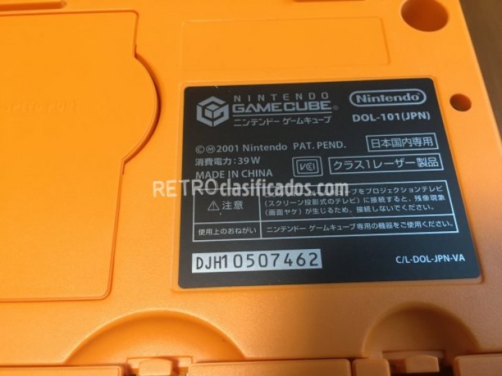 GameCube color naranja con caja original 3