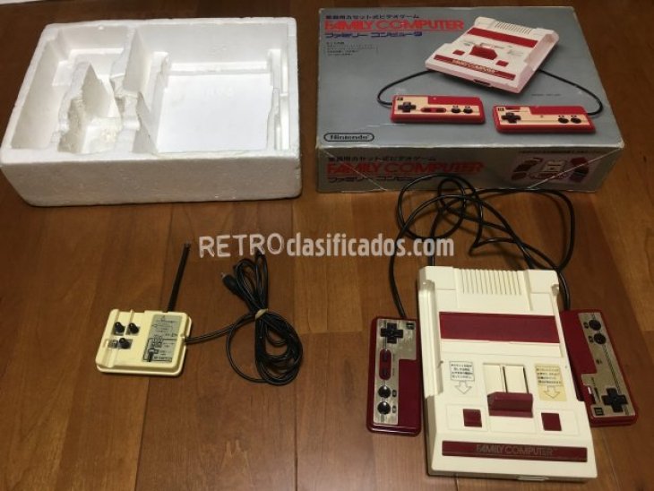 Nintendo Famicom con caja 1