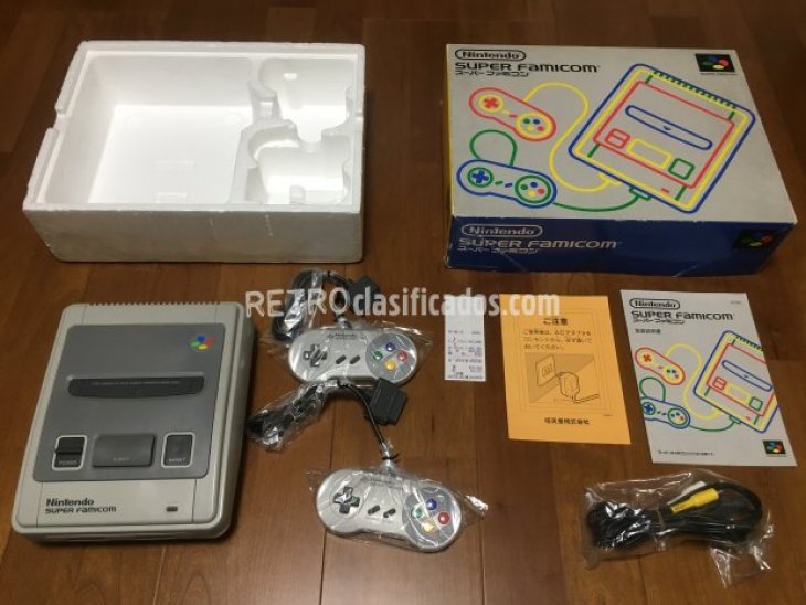 Nintendo Super Famicom con caja 1