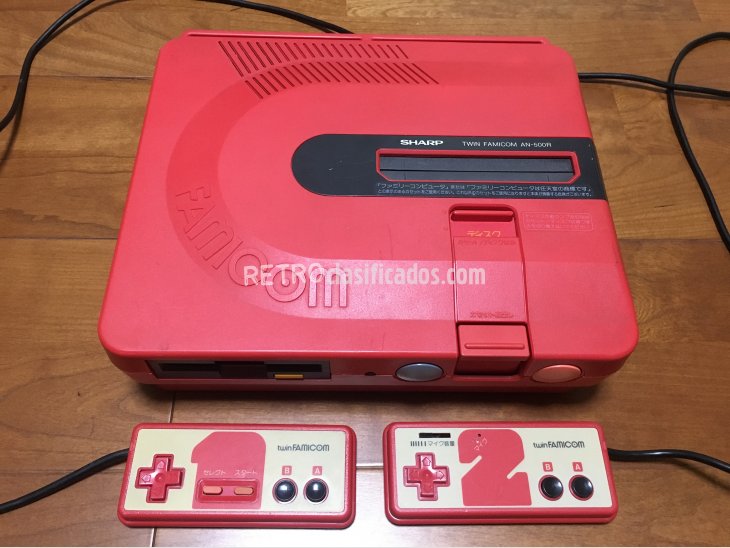 Sharp Twin Famicom roja 1