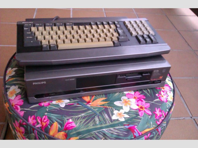 Vendo MSX2 Philips NMS8250