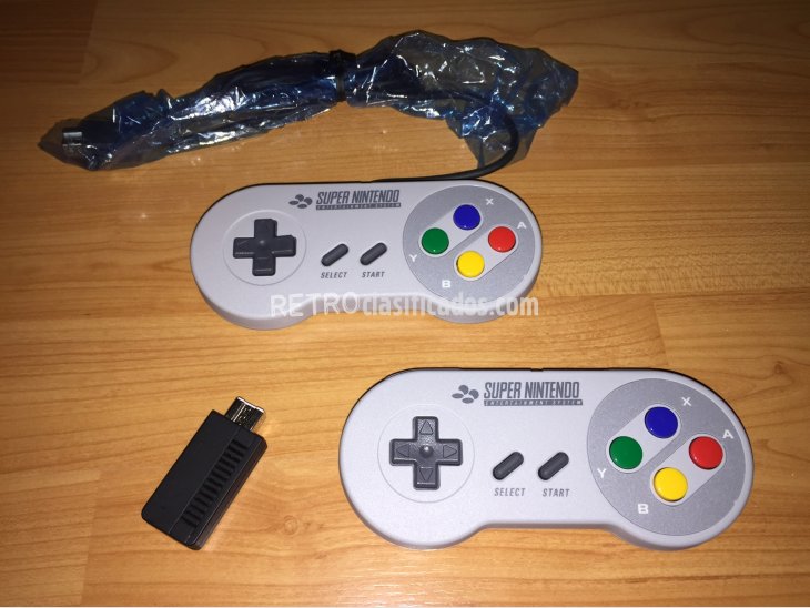 Super Nintendo Classic Mini con extras 1