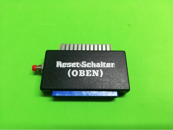 COMMODORE (BOTON DE RESET) 1
