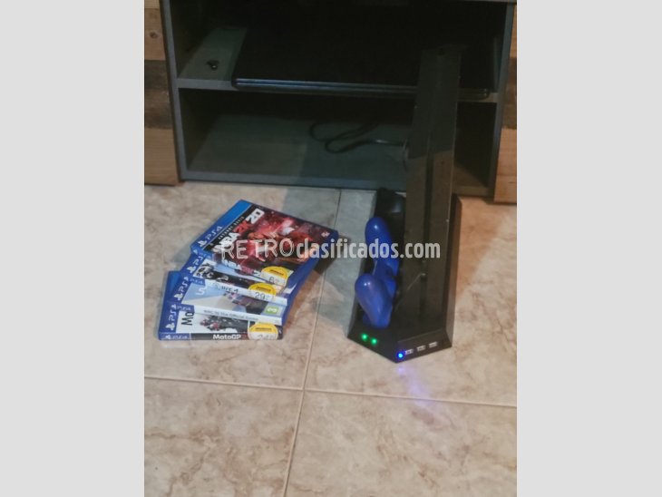 PS4 COMO NUEVA 1