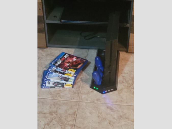 PS4 COMO NUEVA